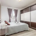 1 Bedroom Lovely In Pilkovici Apartmán *