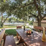 1 Bedroom Lovely In Pilkovici Apartmán *