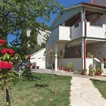 1 Bedroom Lovely In Pilkovici Apartmán Pajkovici