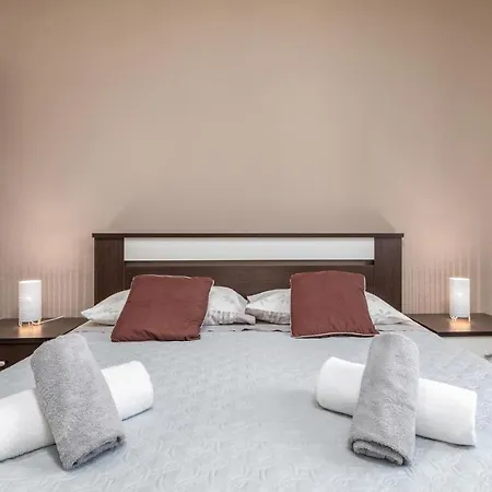 아파트 1 Bedroom Lovely In Pilkovici *
