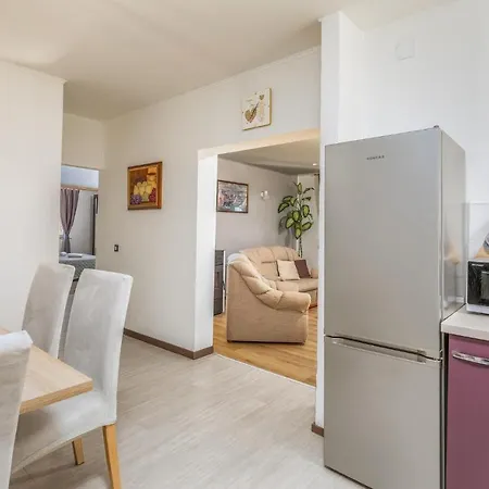 1 Bedroom Lovely In Pilkovici Pajkovici