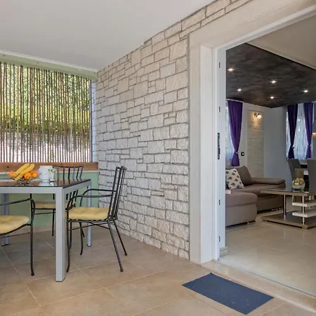 Apartment In Pilkovici With Kitchen Pajkovici