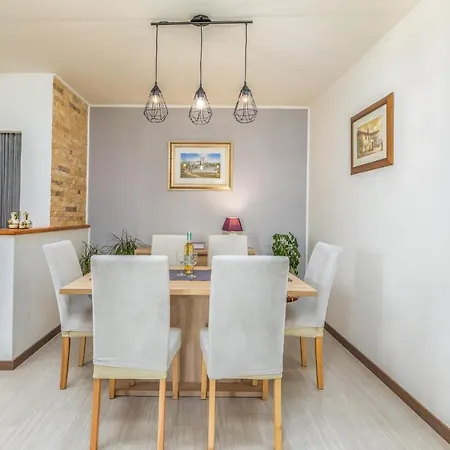 Apartment In Pilkovici With Kitchen *