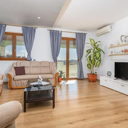 In Pilkovici With Kitchen Apartment