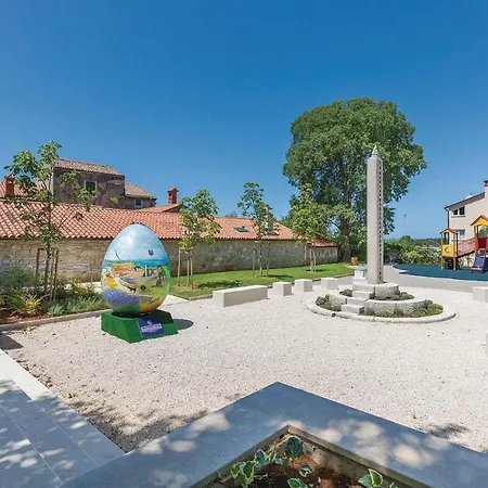 1 Bedroom Lovely In Pilkovici Pajkovici
