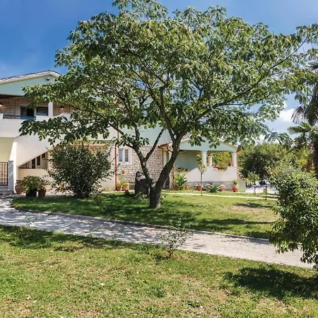 Apartment In Pilkovici With Kitchen *