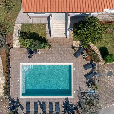 1 Bedroom Lovely In Pilkovici Apartmán *